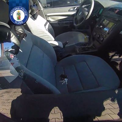 dítě auto dítě auto