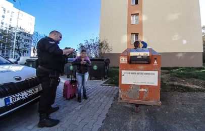 Muž v&nbsp;nádobě 1 kopie